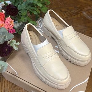 NWT Zoe Chunky shoes bone color new without tags